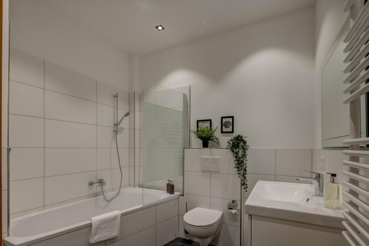 Kaza Guesthouse, Centrally Located 2 & 3 Bedroom Apartments In 아우크스부르크 외부 사진