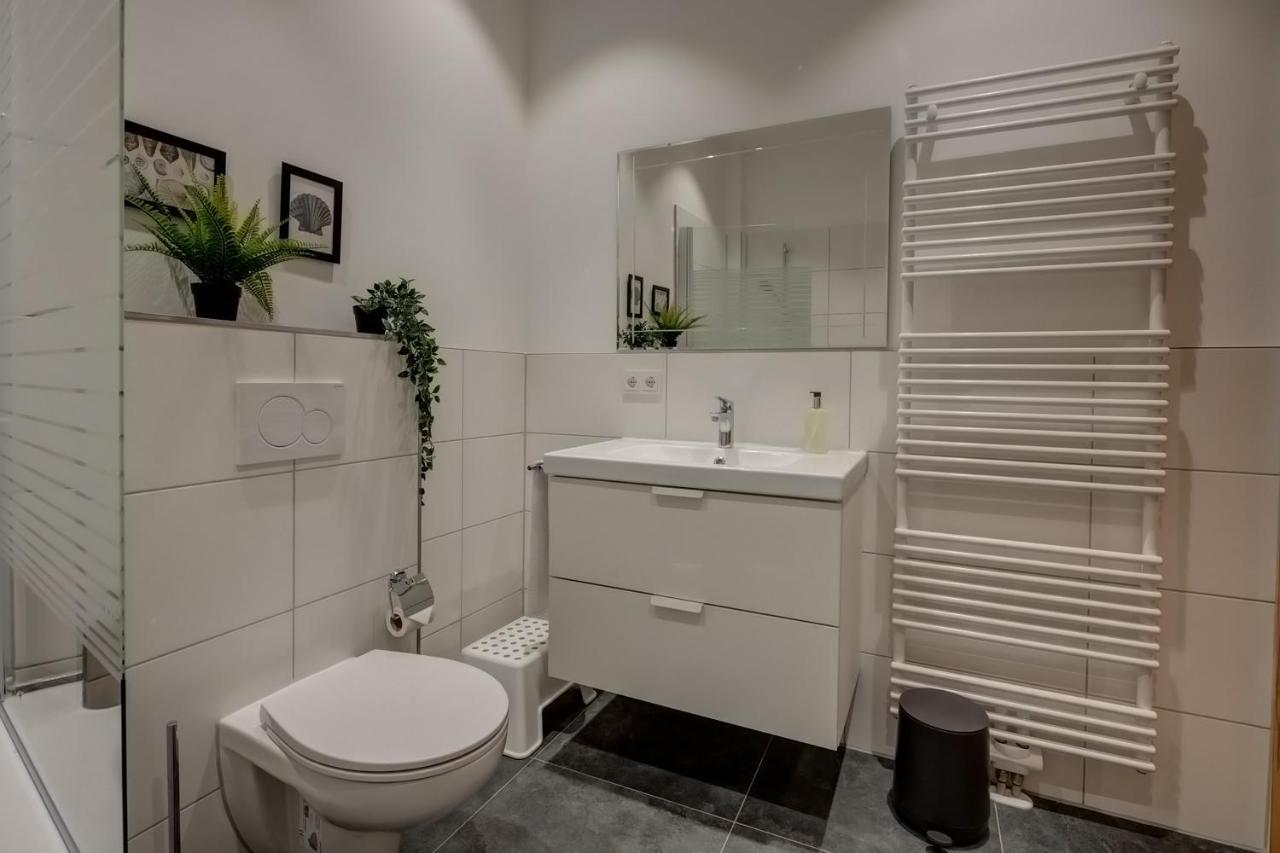 Kaza Guesthouse, Centrally Located 2 & 3 Bedroom Apartments In 아우크스부르크 외부 사진