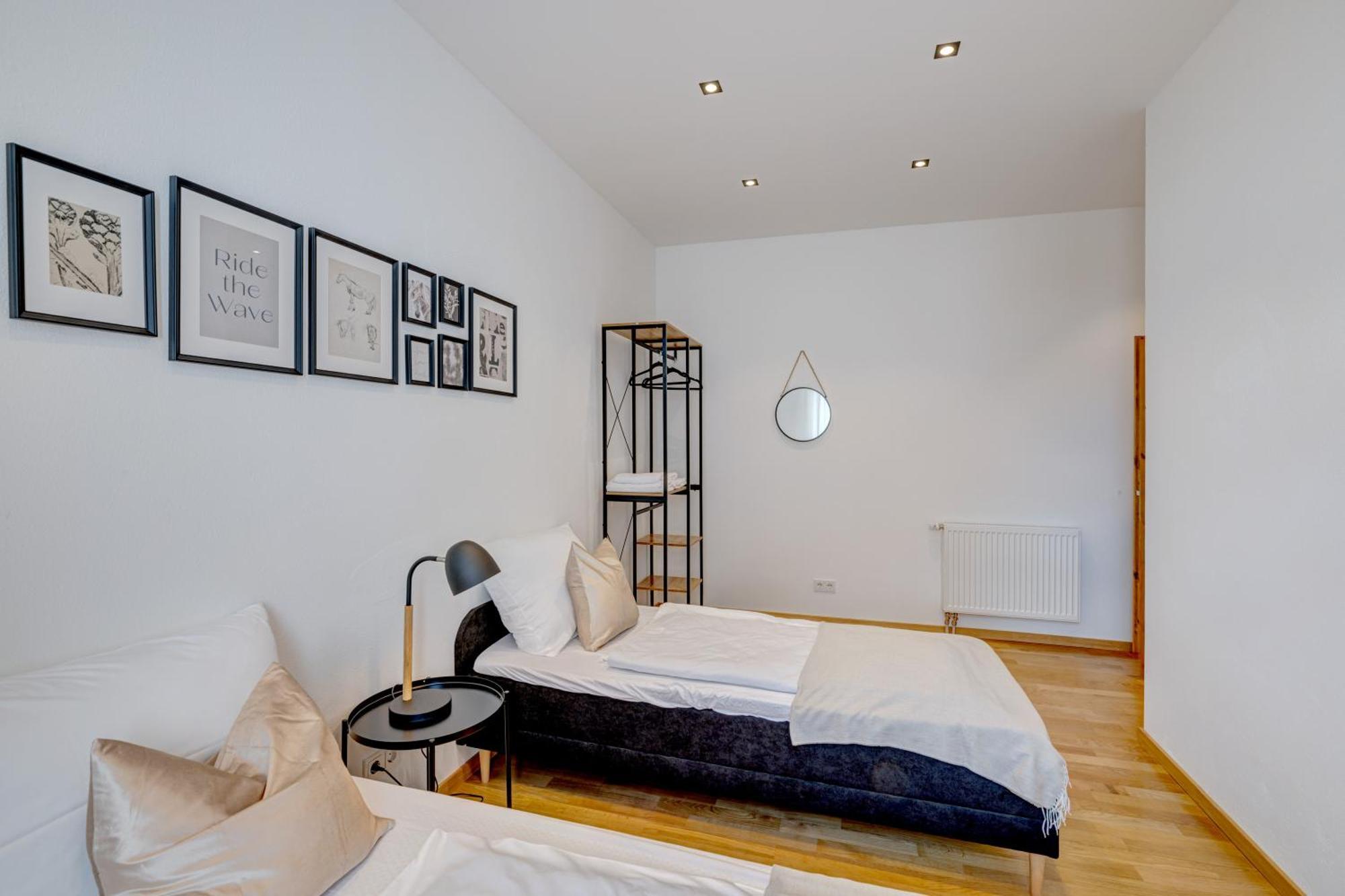 Kaza Guesthouse, Centrally Located 2 & 3 Bedroom Apartments In 아우크스부르크 외부 사진